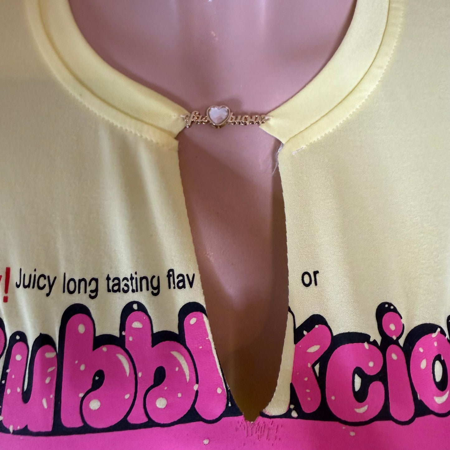 Letter Printed V-Neck Cropped T-Shirt